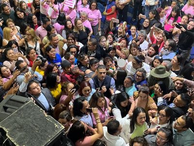 García Harfuch ofrece a mujeres combatir violencia de género e impulsar empleos (Videos)