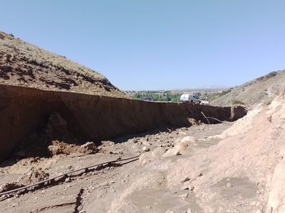 Un tramo de la ruta 40 en Las Lajas quedó sin banquina tras la tormenta