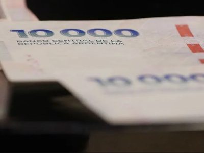 En un año, el billete de $10.000 perdió un 21% de poder de compra