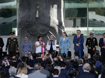 México evita imponer aranceles recíprocos a EU; propone aumentar producción nacional