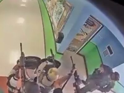 Video muestra que policías tardaron 77 minutos en enfrentar al atacante de Uvalde