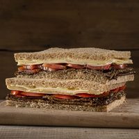 Sándwiches de miga de ternera: tu opción perfecta para estas fiestas, con el truco profesional para que queden perfectos