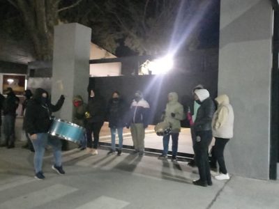 Un grupo de mujeres desocupadas se manifestaron en el municipio de Cutral Co