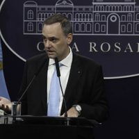 Tras varios días de silencio, Manuel Adorni reaparecerá el viernes junto con Milei