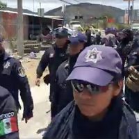 Astudillo cesa a 176 policías paristas en Guerrero; inconformes presentan queja ante ombudsman (Video)