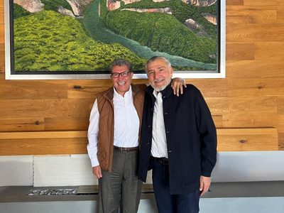 Sonrientes y abrazados: Monreal y Adán Augusto presumen “unión” a un mes de su pleito