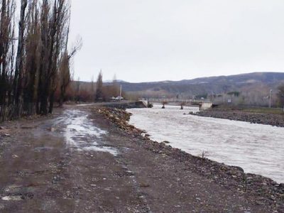 Buscan restaurar la conectividad en el norte de Neuquén, tras el derrumbe del cerro de La Virgen