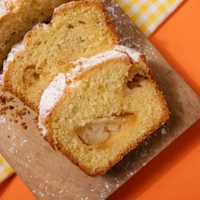 Preparate un budín de manzana sin harinas en minutos, con solo tres ingredientes y muchas proteínas