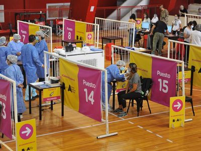 Comienza la vacunación a mayores de 80 en la Ciudad: cómo será el operativo