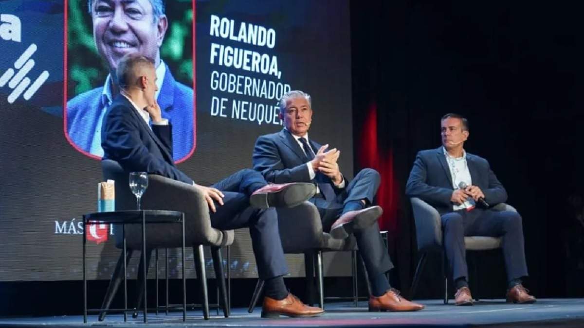 El gobernador Rolando Figueroa expuso los lineamientos de la provincia en materia energética. Fuente (Neuquén Informa)