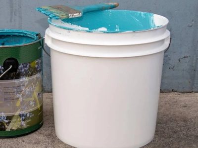 Con ese balde de pintura que ibas a tirar podés hacer estas pantallas turcas para tu velador que son tendencia