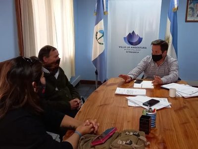 Adjudicatarios de lotes en Villa La Angostura, reclamaron la firma en los boletos de compraventa