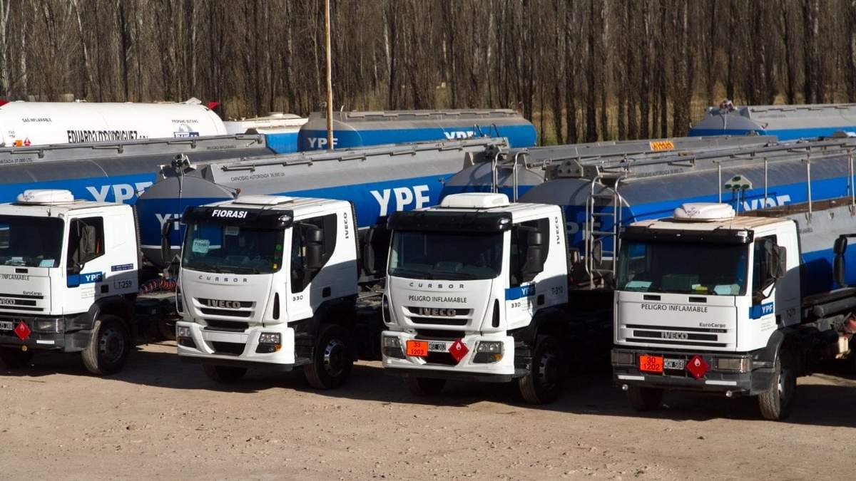 Advierten por despidos en YPF. Fuente: (Facebook)