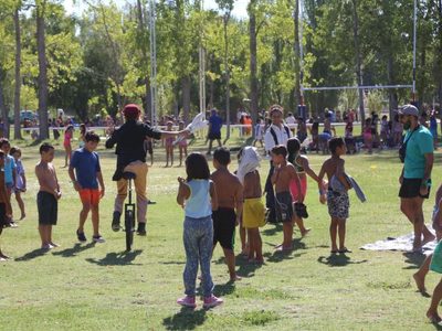 Convenio clave entre la Municipalidad de Neuquén y clubes privados para garantizar las colonias de vacaciones gratuitas