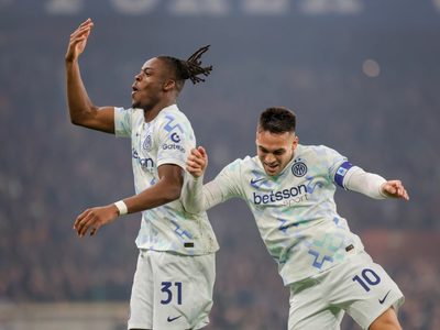 El Inter asciende a la cima de la Serie A después de que el Milan y el Napoli perdieron puntos