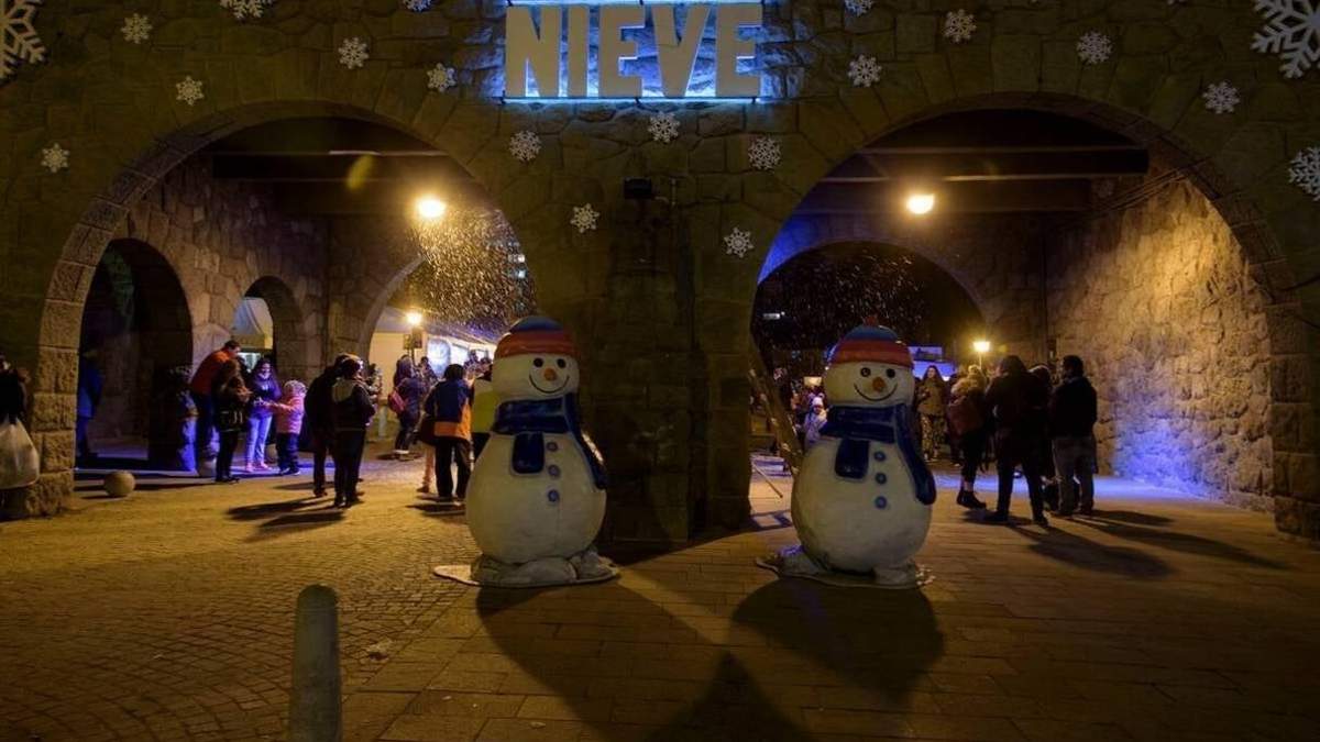 Fiesta Nacional de la Nieve en el Centro Cívico de Bariloche. Fuente: (Twitter)