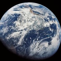 Un estudio de NASA reveló que la Tierra ha perdido su simetría
