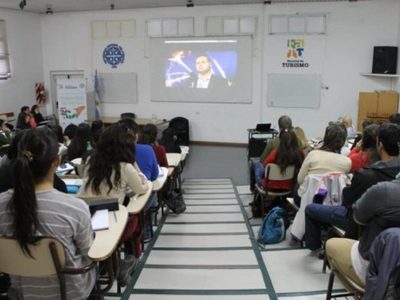La Facultad de Turismo de la UNCO indicó que la “Ley Ómnibus” afecta a la actividad turística