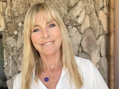 A los 70 años, Virginia Elizalde tiene la rutina de ejercicios perfecta para tonificar piernas y glúteos sin salir de casa