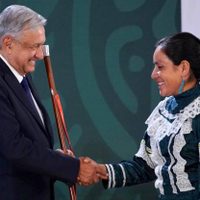 AMLO recibe propuestas de pueblos indígenas recabadas en foros