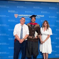 Alcalde morenista de Tamaulipas "agradece" orden de aprehensión como regalo de graduación de Harvard