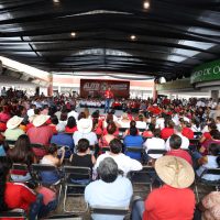 Gobierno federal promete mucho y no cumple nada: Moreno al hacer campaña en Colima