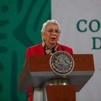 AMLO está fuerte y bien, pero no se publicará expediente médico, reitera Sánchez Cordero