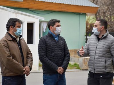 Carlos Koopmann y el vicegobernador efectuaron múltiples donaciones