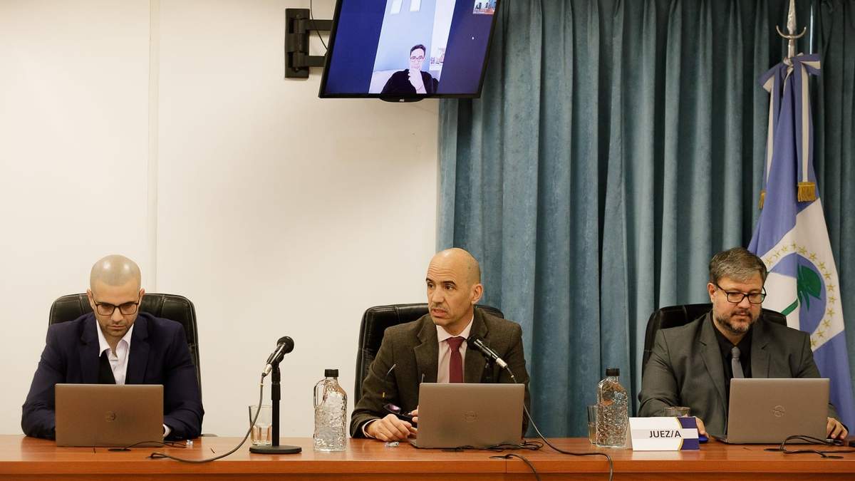 El tribunal del juicio integrado por: Juan Manuel Kees, Luciano Hermosilla y Juan Guaita. Fuente: (Emiliano Ortiz)