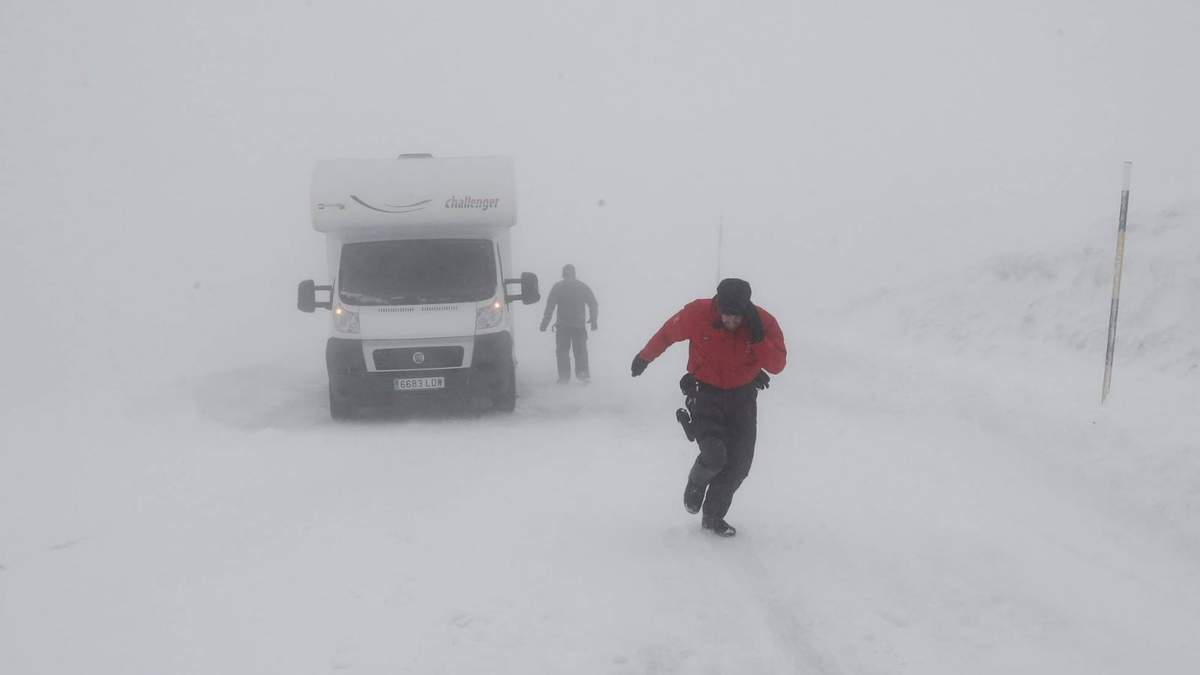 Agua, viento y nieve, el peor temporal de España. Fuente: (Twitter)