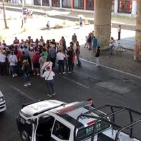 Bloquean la Avenida Central de Ecatepec por falta de agua; el gobierno culpa a Eruviel Ávila