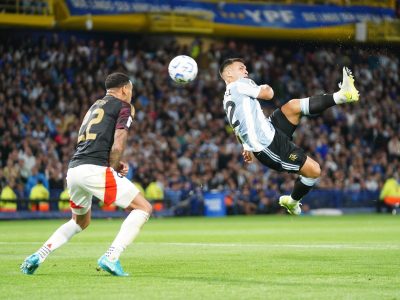 Fin de año feliz: la Selección Argentina venció 1 a 0 Perú con gol de Lautaro y quedó a un paso del Mundial