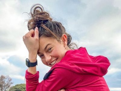Te enseña a moverte: Sofía Jujuy comenzó el fin de semana con un impresionante baile
