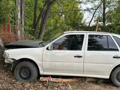 Fatal accidente en Plottier: un hombre perdió la vida tras chocar contra árboles