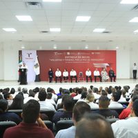 Reactiva gobernador entrega de becas y útiles escolares a estudiantes de nivel básico