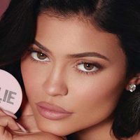 ¡Ostentosa! Kylie Jenner recordó un lujoso paseo en yate junto a su amiga