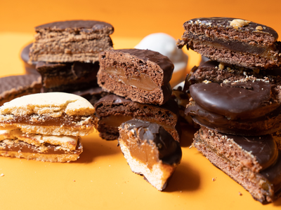 Alfajor con sabor a tarta de ricota: aprovechá el domingo y prepará esta receta bomba para acompañar con mates