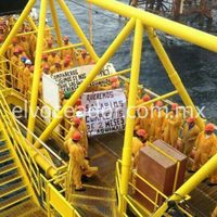 Se declaran en huelga de hambre 600 obreros de la plataforma Akal-C por alimentos en mal estado