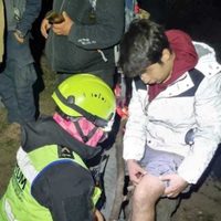 Rescatan a cuatro jóvenes extraviados en zona boscosa del Ajusco