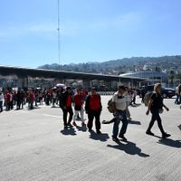 CNTE toma casetas de la México-Puebla y México-Cuernavaca