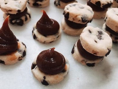 Alfajores con chips de chocolate: la receta rápida para calmar antojos y acompañar la tarde matera