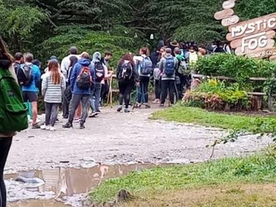 Aluvión de turistas en El Bolsón: hacen cola de 40 minutos para pasear por la montaña