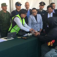 Para 'construir la paz”, Sheinbaum revive canje de armas hasta por 18 mil pesos (Videos)