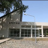 Alumnos de la EPET 21 consiguieron la continuidad de los talleres luego de una sentada