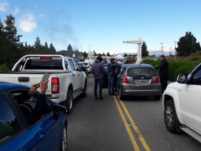 UTHGRA negocia con Nación por los temporarios y frena los cortes de ruta en Bariloche hasta mañana