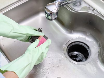 No llames al plomero: con 3 ingredientes mantené limpias las tuberías de casa y evitá dolores de cabeza