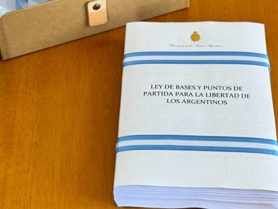 El Gobierno enviará el borrador de la renovada Ley Ómnibus al Congreso