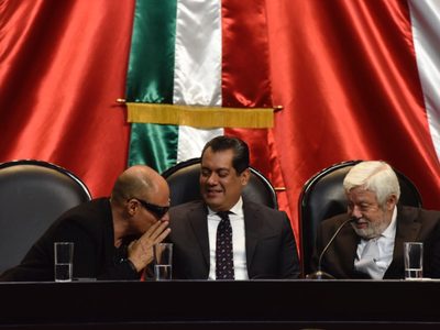 Jaime Maussan presenta a Claudio Yarto como testigo de la actividad extraterrestre