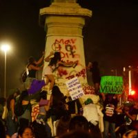 Más de seis mil mujeres marchan en Yucatán por el 8M y toman el Monumento a la Patria (Videos)