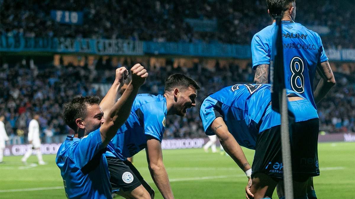 Belgrano a puro festejo ante Newell´s. 6 goles en 2 partidos le hizo.